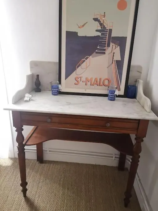 Maison 3,5km de la plage et proche Mont St Michel Saint-Broladre 0*,  France